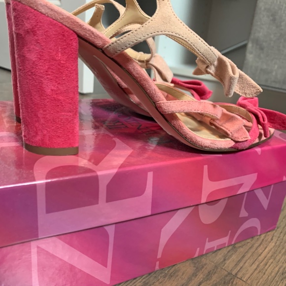 Shoes - Picture 4 of 4